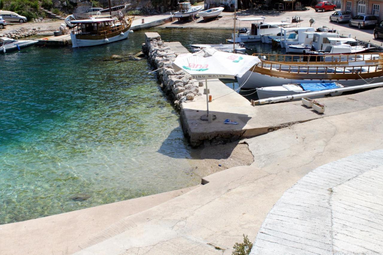 Apartments With A Parking Space Sali, Dugi Otok - 8172 Экстерьер фото