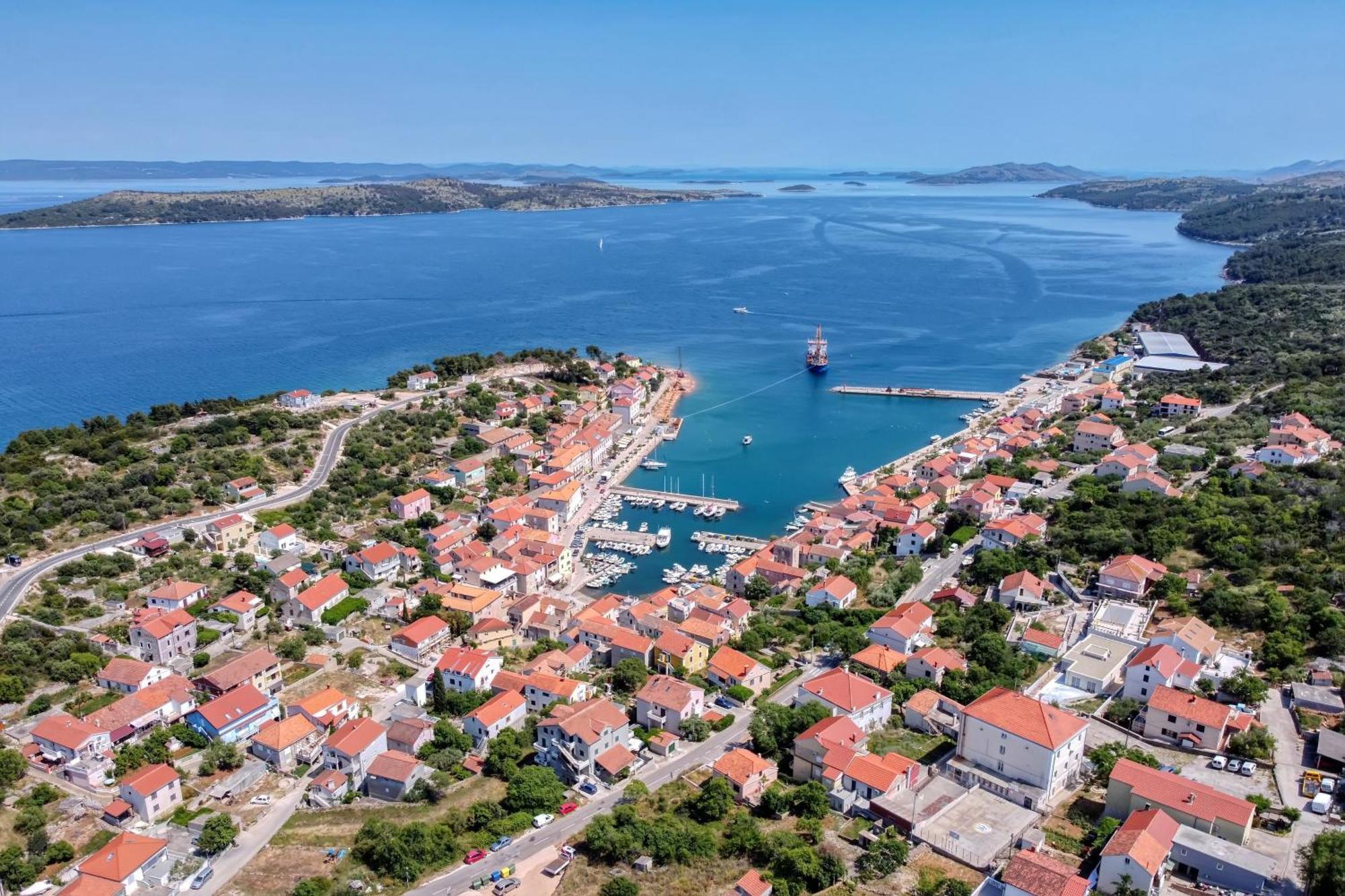 Apartments With A Parking Space Sali, Dugi Otok - 8172 Экстерьер фото